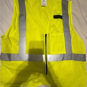 Milwaukee High-Visibility Yellow Safety Vest